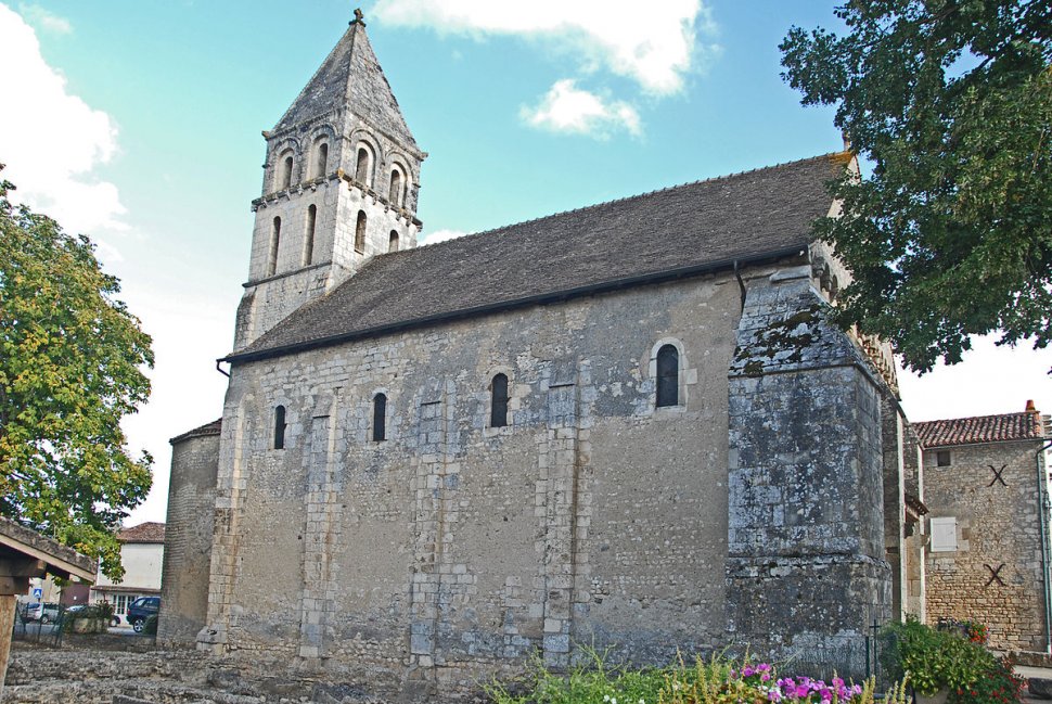 Église Saint-Gervais Saint-Protais (vue latérale)